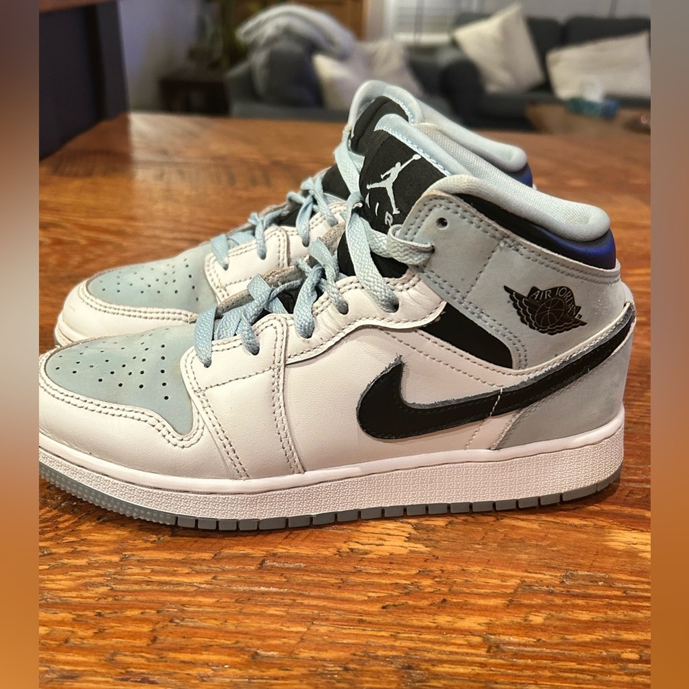 Air Jordan 1 Mid Kids Sneakers 4Y Blue White Youth Nike Basketball Shoes - Picture 4 of 9